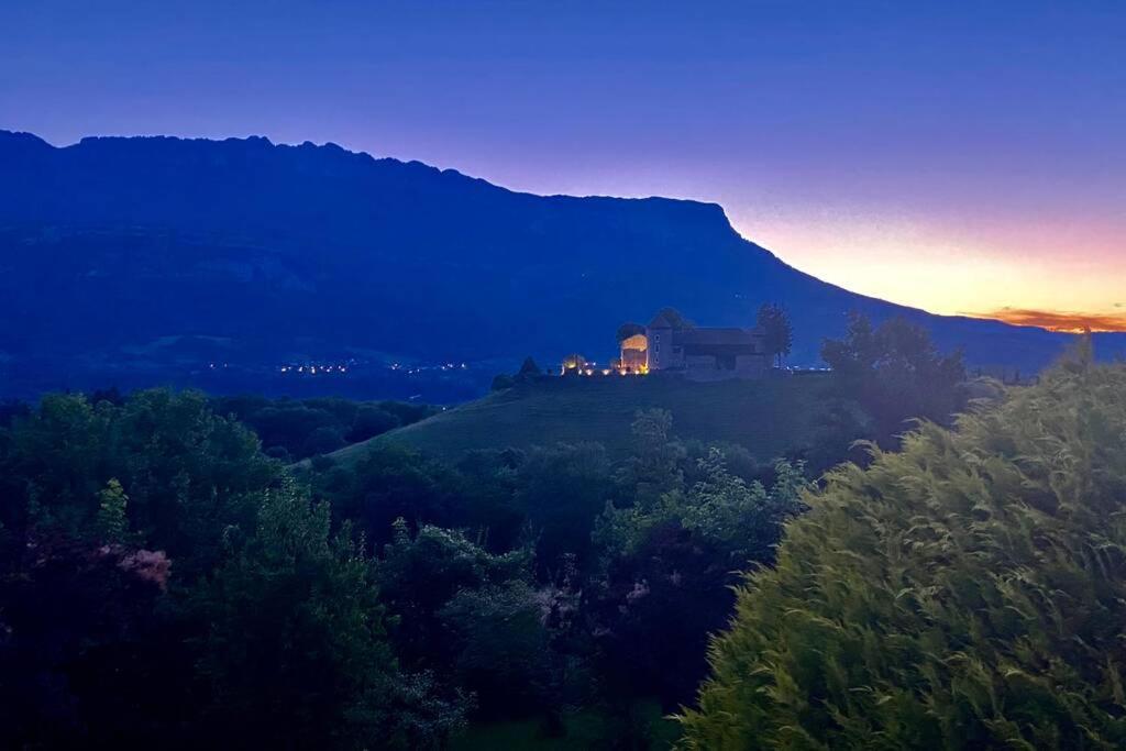 Au Calme Avec Vue Magnifique A Saint Maximin Apartment Екстериор снимка
