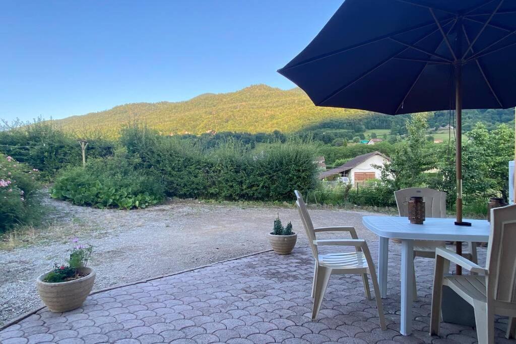 Au Calme Avec Vue Magnifique A Saint Maximin Apartment Екстериор снимка