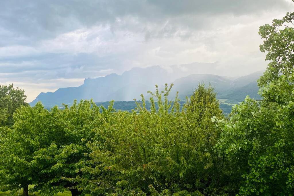 Au Calme Avec Vue Magnifique A Saint Maximin Apartment Екстериор снимка